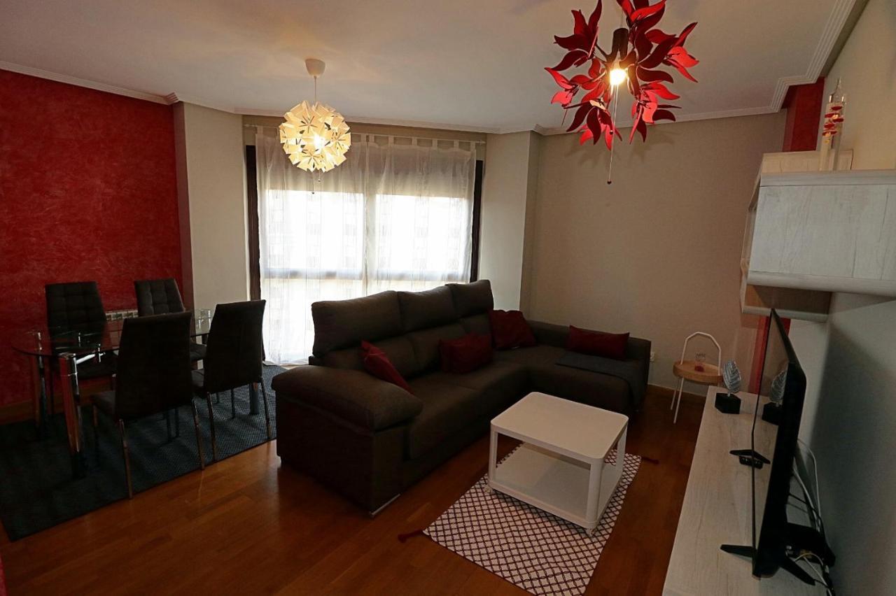 Apartamento , Wifi Y Garaje Cerca Del Centro Appartement Oviedo Buitenkant foto