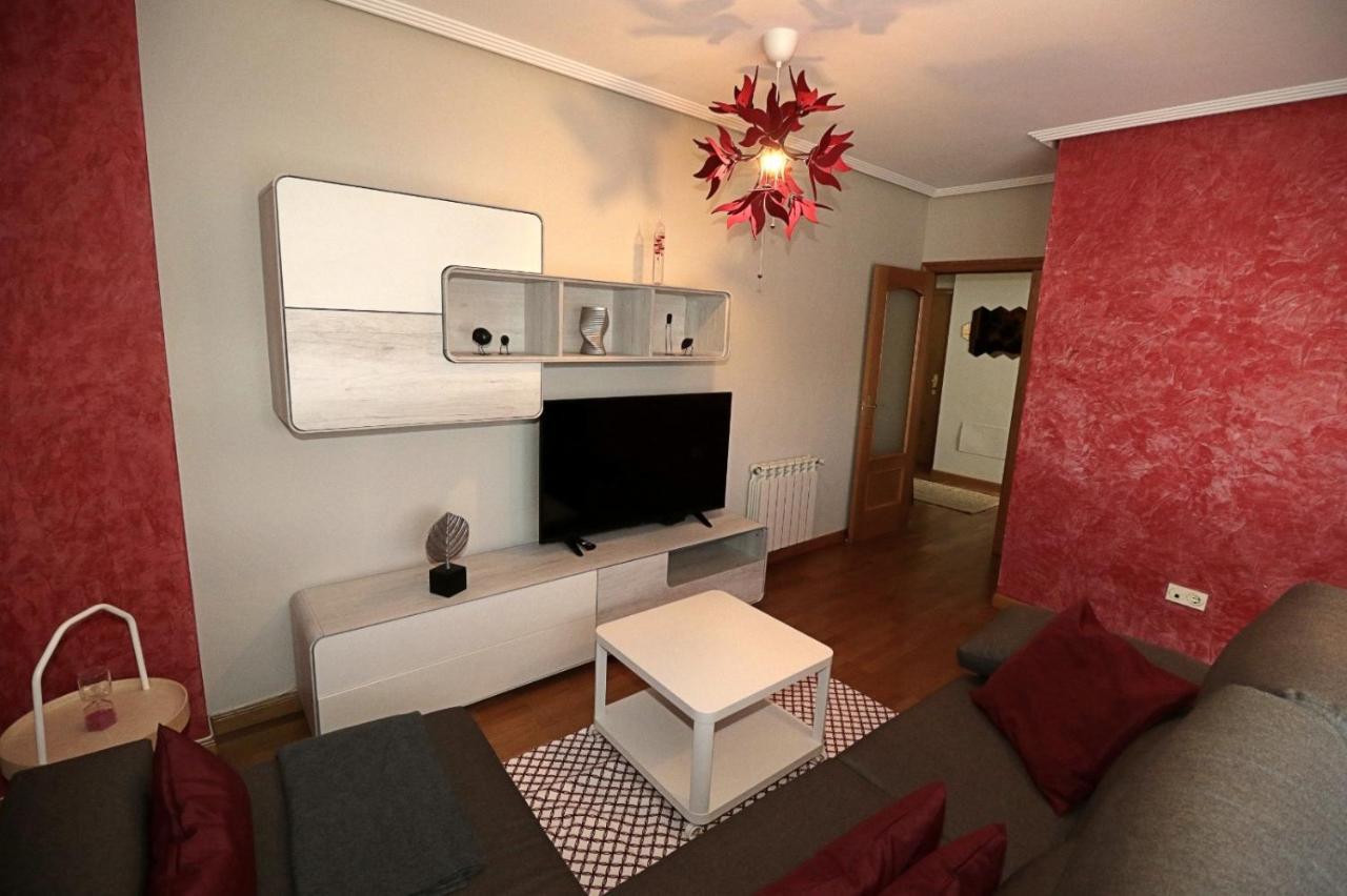 Apartamento , Wifi Y Garaje Cerca Del Centro Appartement Oviedo Buitenkant foto