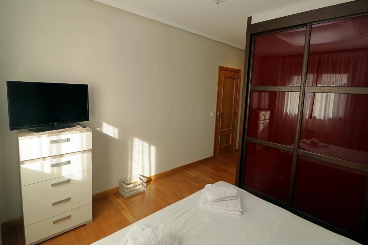 Apartamento , Wifi Y Garaje Cerca Del Centro Appartement Oviedo Buitenkant foto